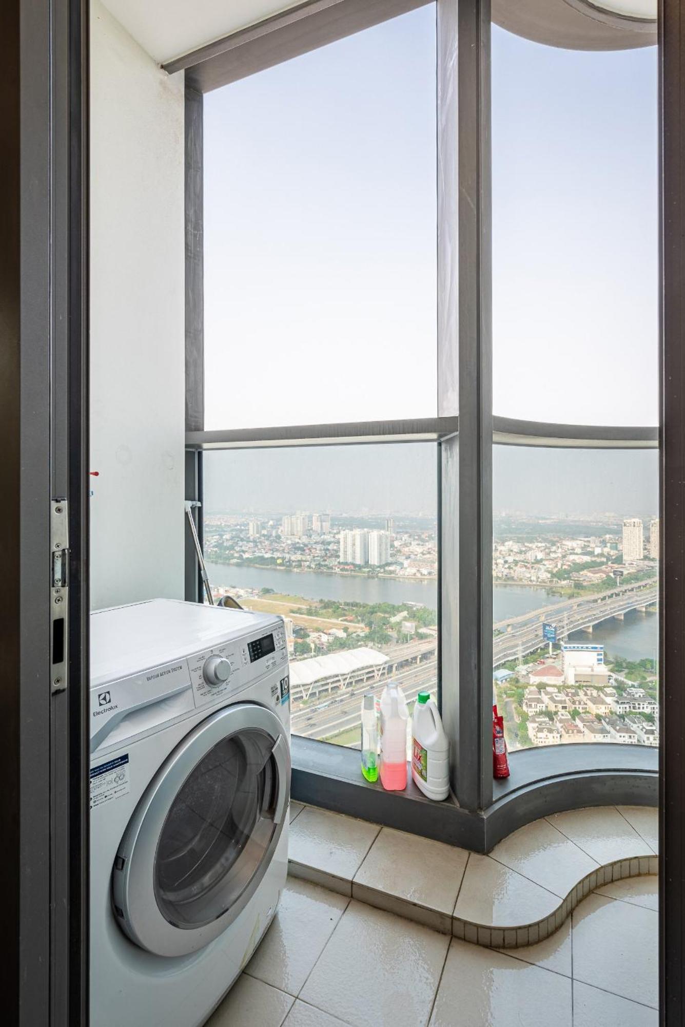 Khách sạn Landmark 81 And Vinhomes Panorama - Angia Hospitality 4*